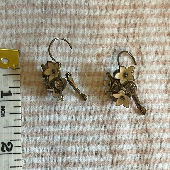 Flower cluster earrings - Picture 3 of 3